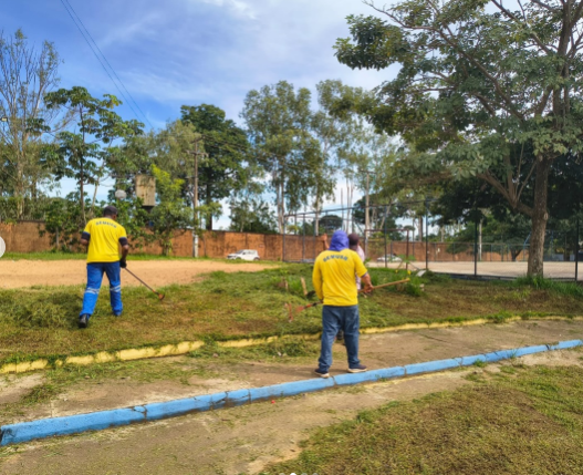 Mutirão de limpeza revitaliza Praça 13 de Setembro no bairro Aeroclube a pedido do vereador Edimilson Dourado