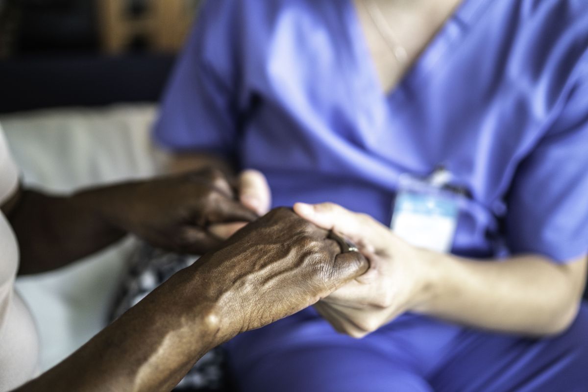 Número de médicos geriatras cresce quase 380% em 14 anos no Brasil