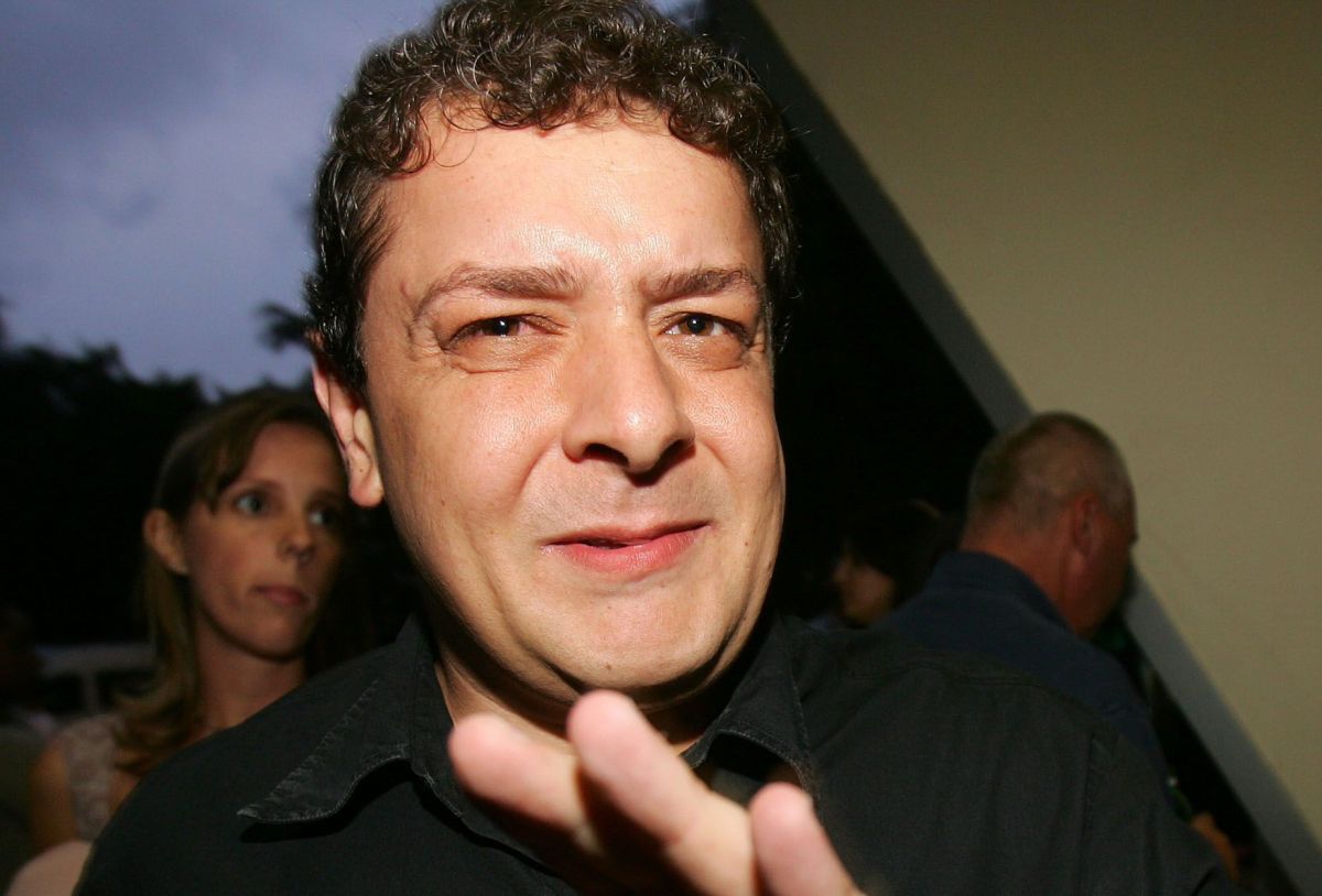 Oposição critica troca de delegado de Lulinha pela PF em momento sensível