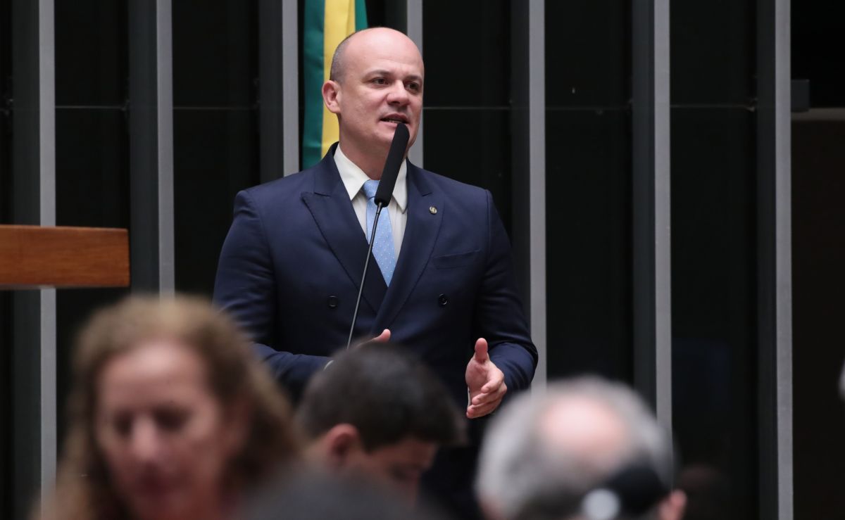 Oposição tenta derrubar decretos de Lula para regular Big Techs