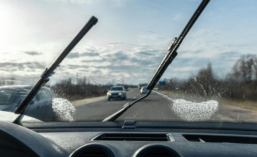 Palheta do carro fazendo barulho no frio? Saiba como evitar