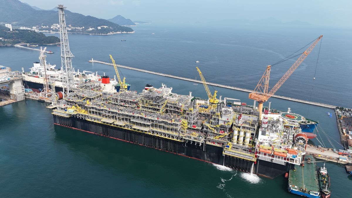 Petrobras antecipa produção de petróleo e gás da plataforma P-79