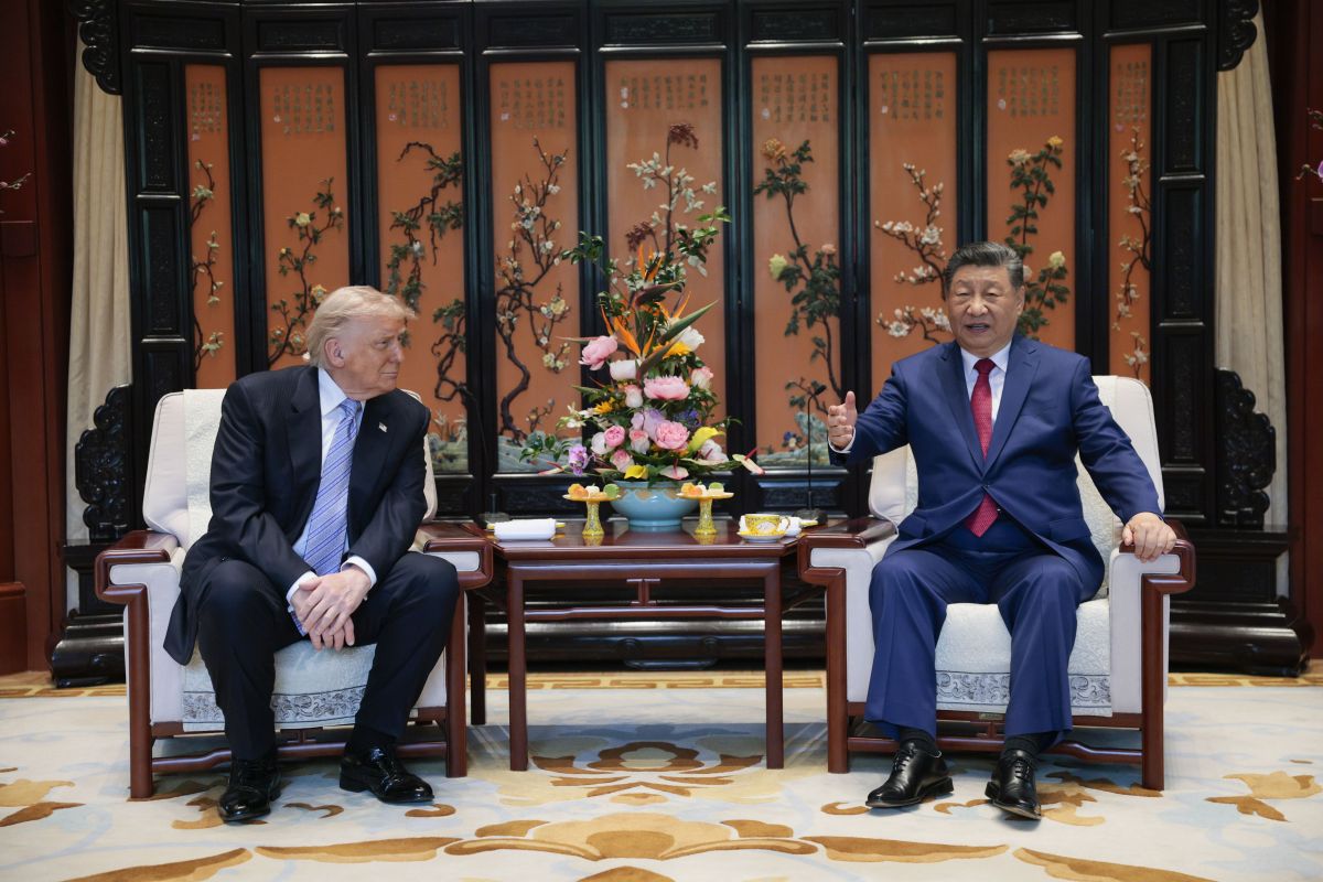 “Relação muito forte”, diz Trump ao lado de Xi Jinping em reunião