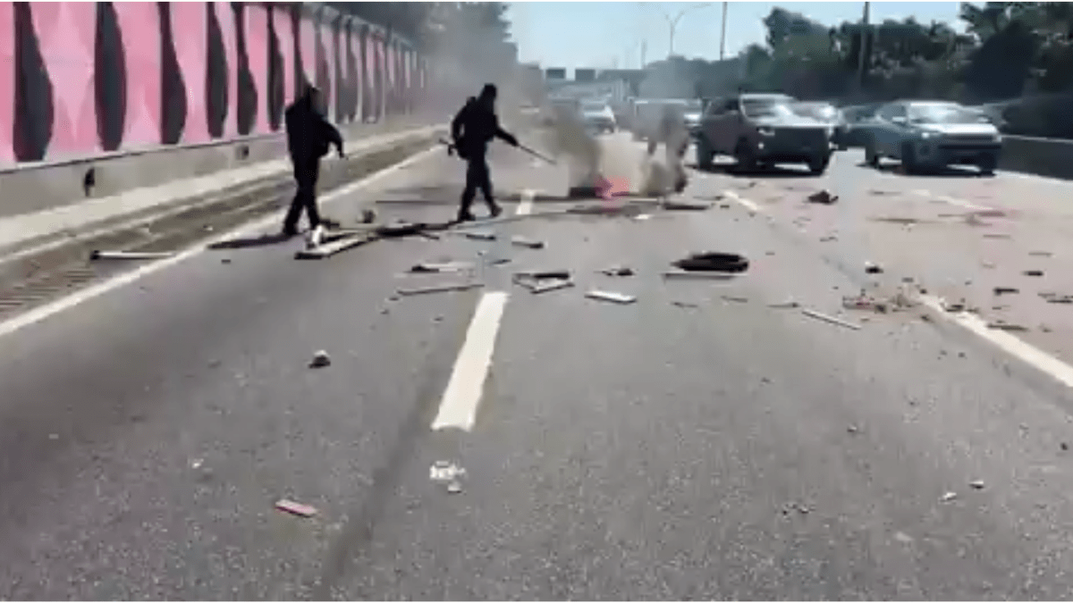 RJ: Operação na Maré deixa morto, bloqueia vias e fecha mais de 40 escolas