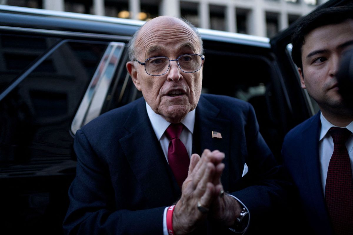 Rudy Giuliani, ex-prefeito de Nova York, é hospitalizado em estado crítico