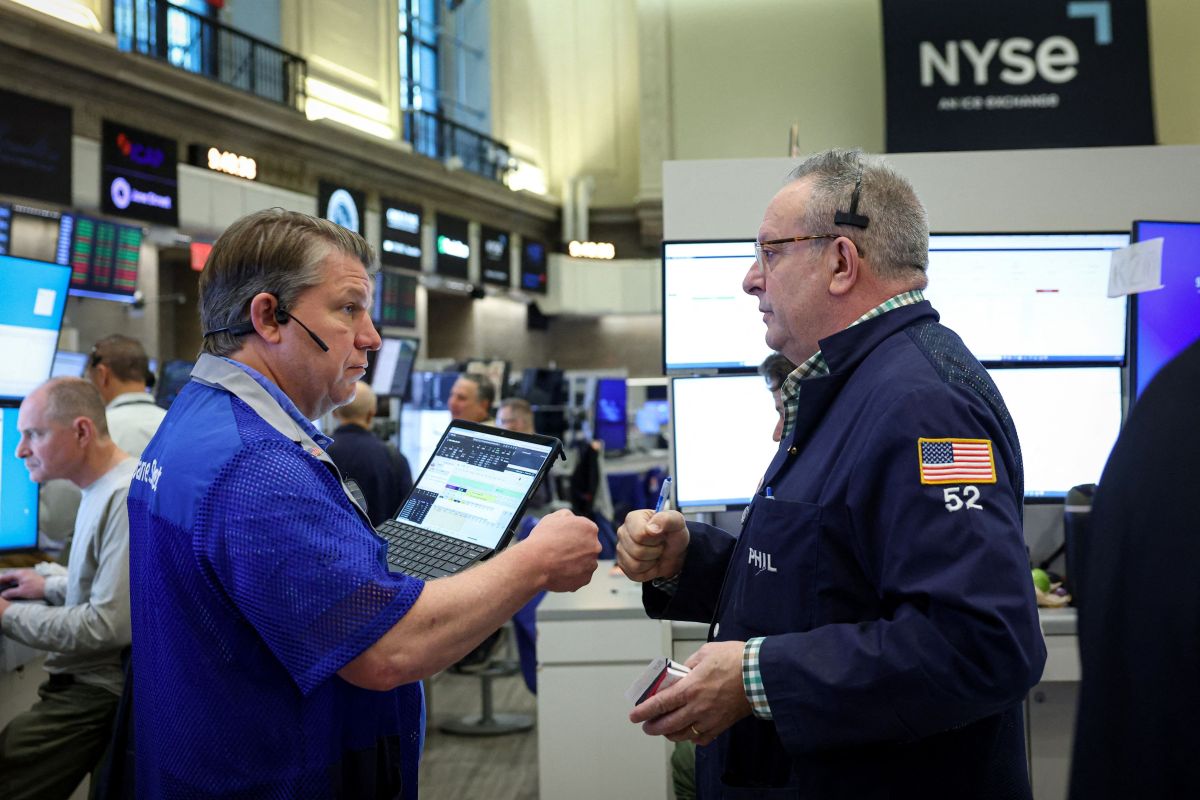 S&P 500 e Nasdaq atingem novas altas máximas com queda do petróleo