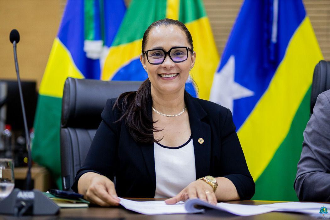 Tá na conta: recurso destinado pela deputada Rosangela Donadon garante reforma da Escola Clair da Silva Weyh em Colorado do Oeste