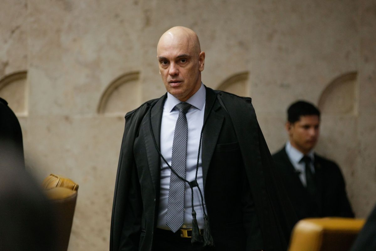 Waack: Crise política se sobrepõe a regras jurídicas no STF