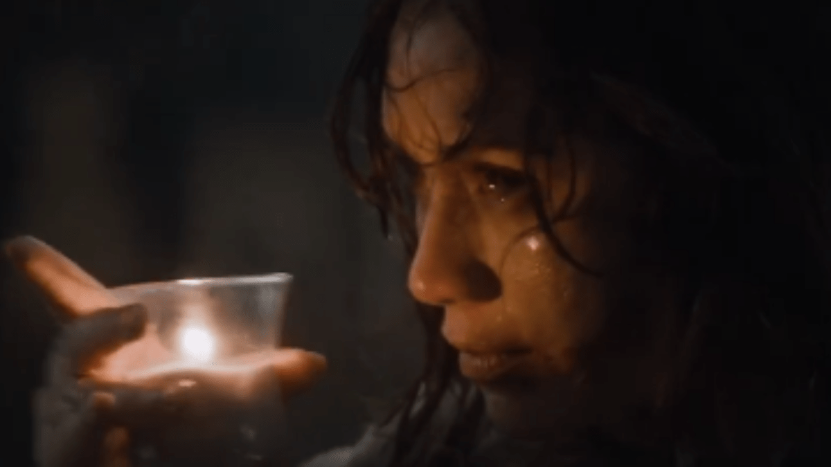 “A Morte do Demônio: Em Chamas” ganha cena bizarra com cera quente; assista