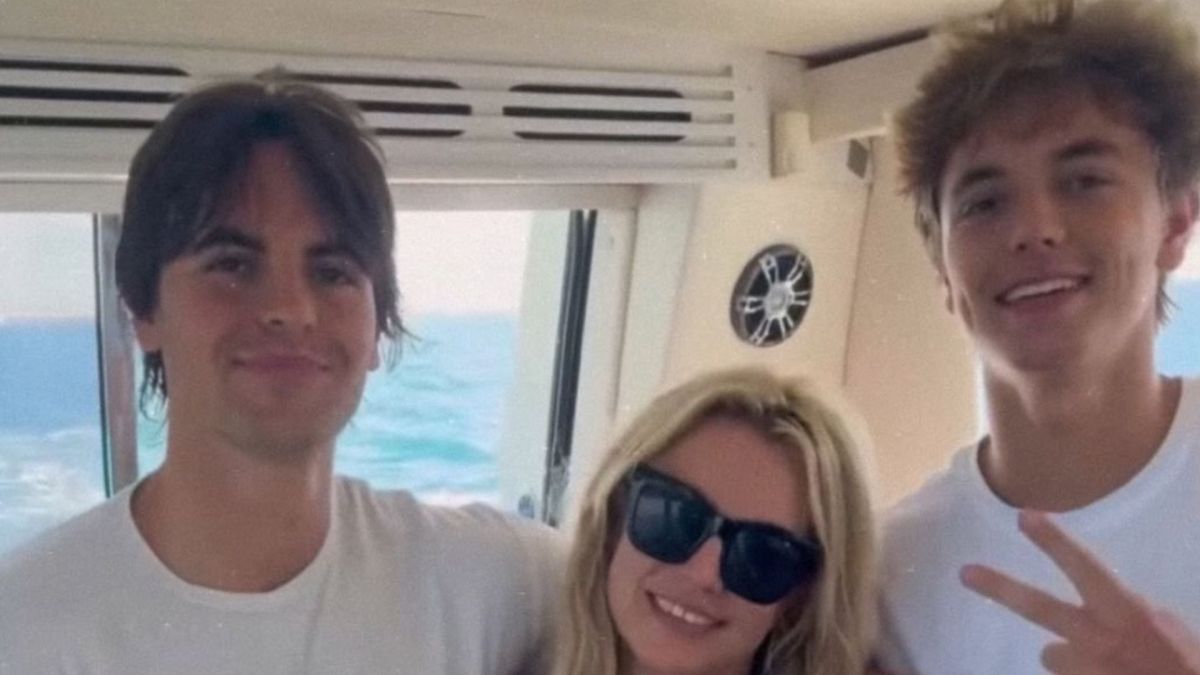 Após prisão e internação, Britney Spears se declara ao filho
