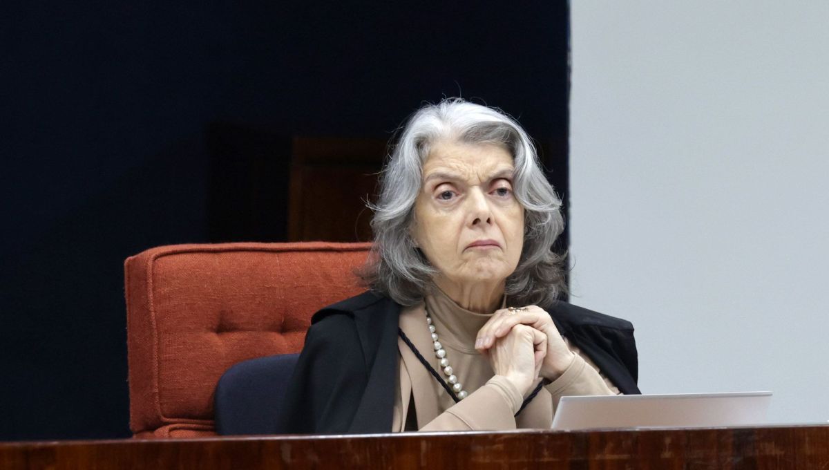 Cármen diz que o direito segue sendo a “salvação da democracia”
