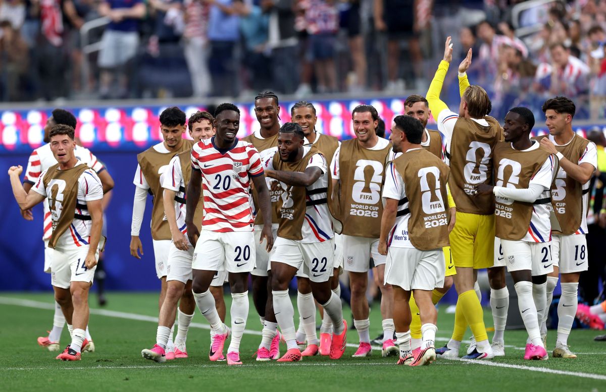 Com gols “brasileiros”, Estados Unidos goleia Paraguai em estreia na Copa