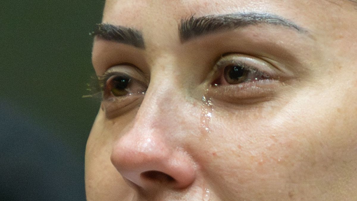 Coração, beijo e lágrimas: veja reação de Monique Medeiros após sentença