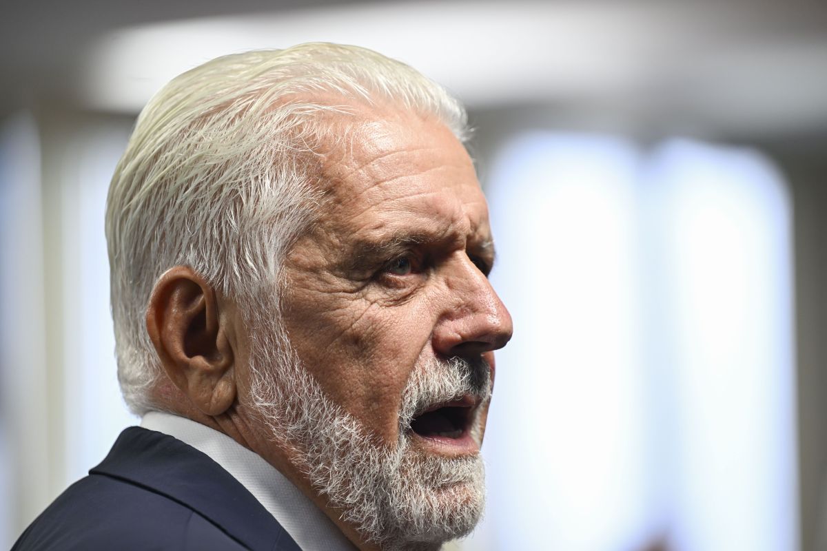 Cresce pressão para Jaques deixar liderança do PT