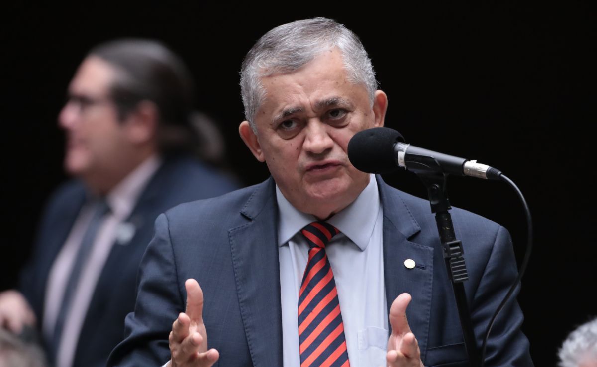 Guimarães quer acordar rito da 6×1 com Alcolumbre até quarta-feira (10)