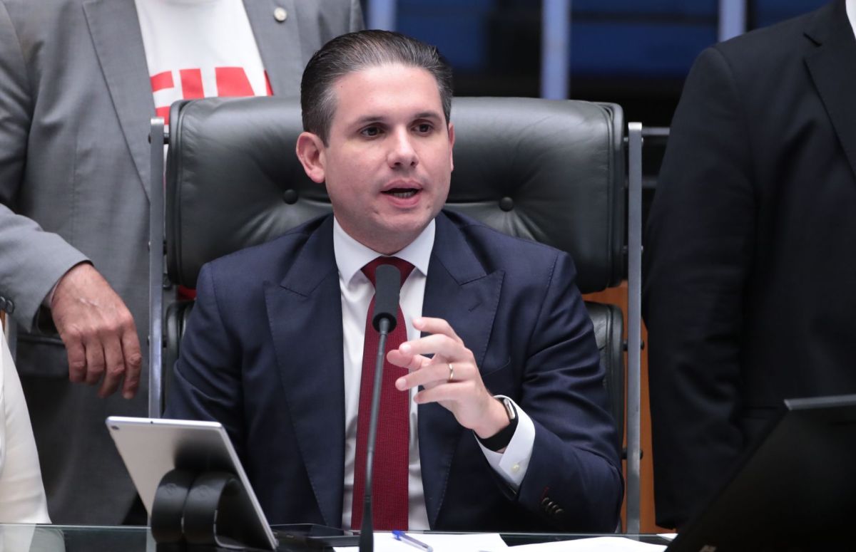 Hugo espera votação dos PLs da misoginia e fim da 6×1 nesta semana