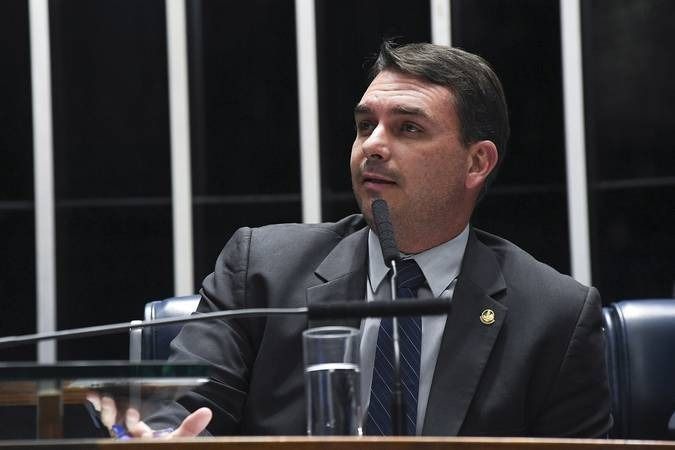 Julgamento do recurso de Flávio vai balizar postura da Corte, diz ex-TSE