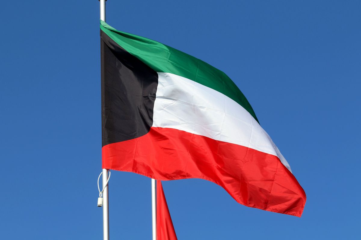 Kuwait aciona defesas aéreas devido a ataques de mísseis e drones