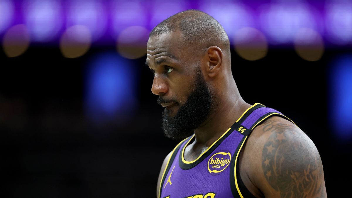 LeBron James deixa Lakers após oito anos e vai mudar de time na NBA