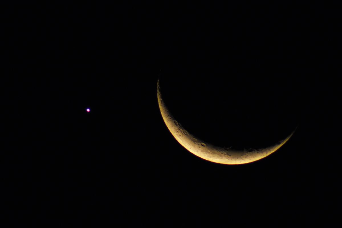 Lua colada em Vênus e conjunção com outros planetas fazem espetáculo no céu