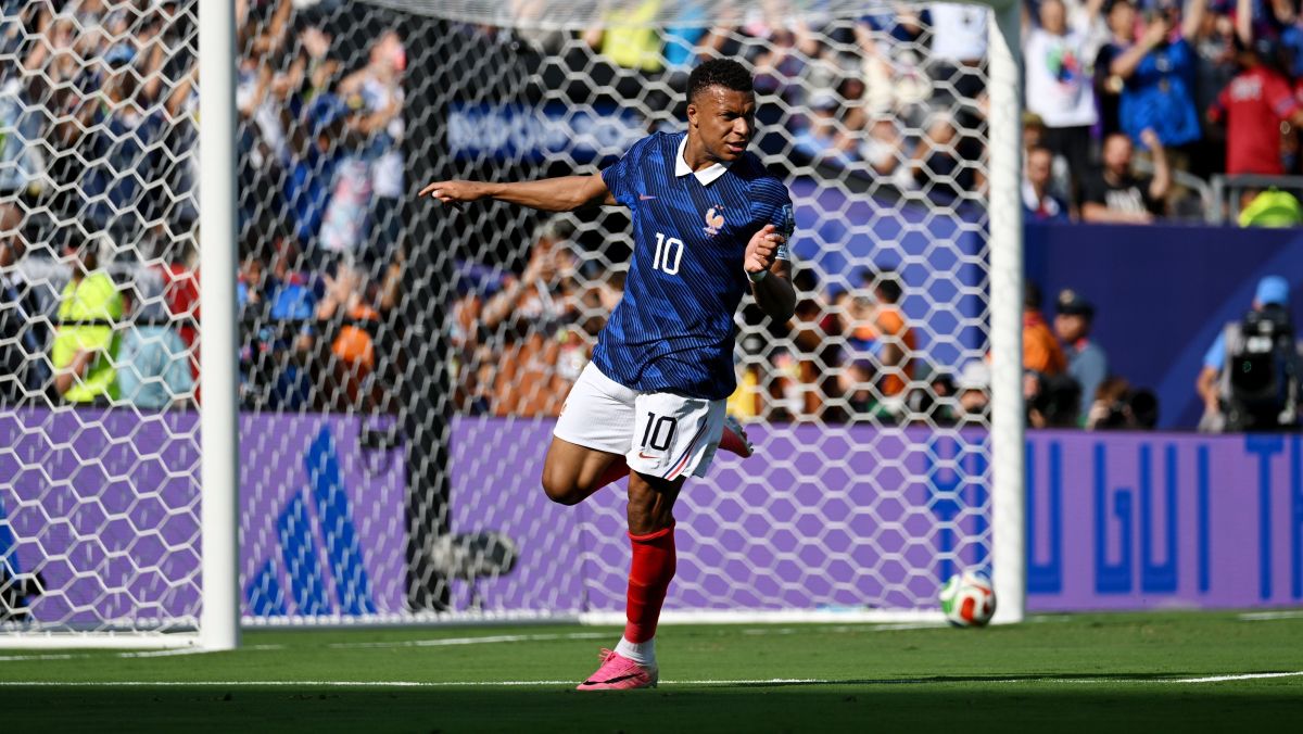 Mbappé passa Ronaldo e se torna maior artilheiro em mata-matas de Copa
