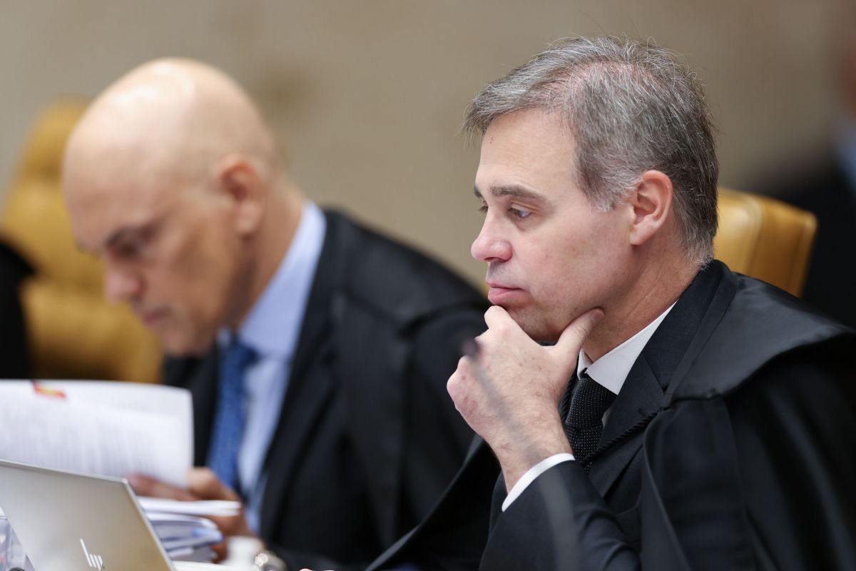 Mendonça deve enviar à PGR nesta semana pedido para investigar “Dark Horse”