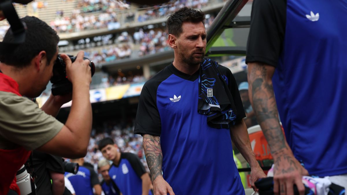 Messi evolui fisicamente e Argentina ganha reforços para estreia na Copa