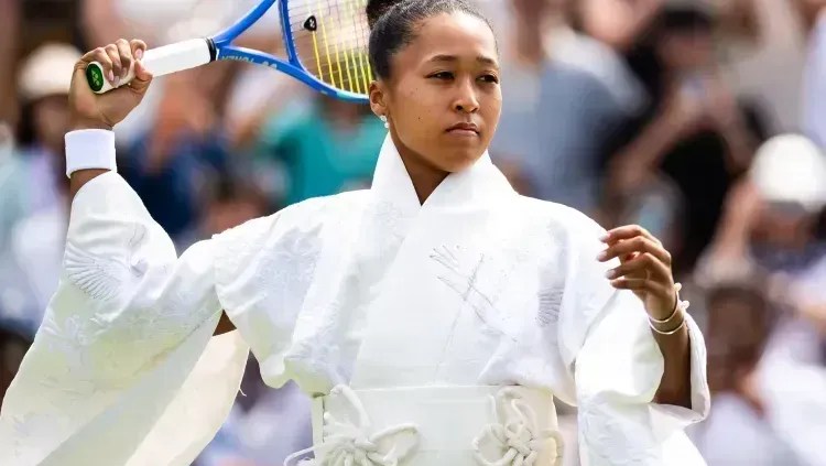 Naomi Osaka estreia em Wimbledon com look inspirado em “Kill Bill”; veja
