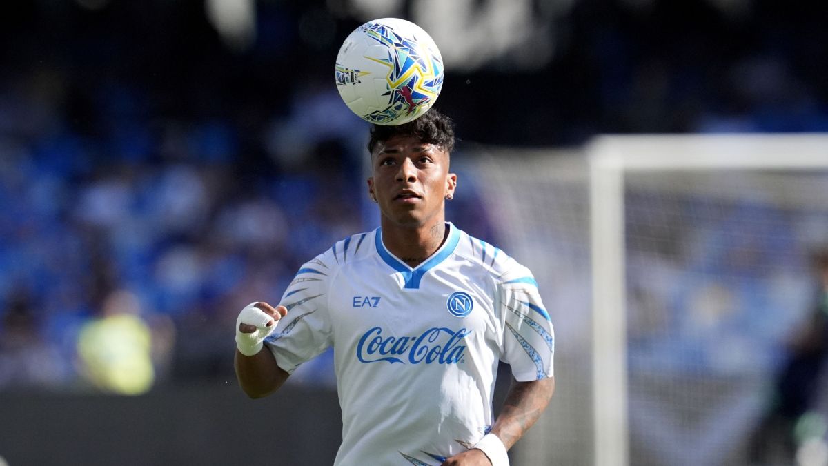 Napoli compra brasileiro e transação rende bolada à clube da Série A