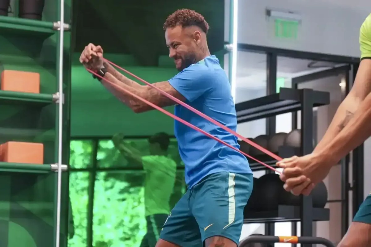 Neymar trabalha com o grupo após estreia da Seleção Brasileira; veja