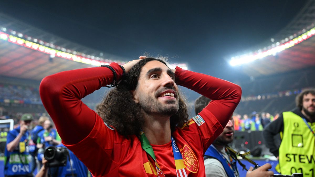 Real Madrid anuncia contratação de Cucurella, lateral ex-Barcelona