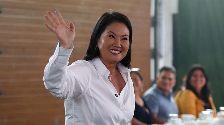 Reuters: Fujimori garante vantagem irreversível sobre Sánchez no Peru