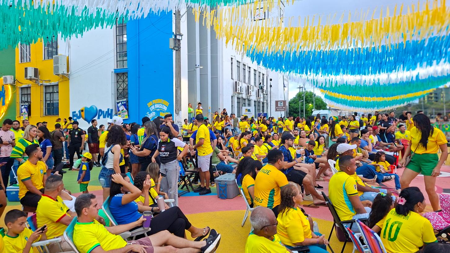 Rua do Hexa reúne famílias, amigos e torcedores em mais um jogo do Brasil