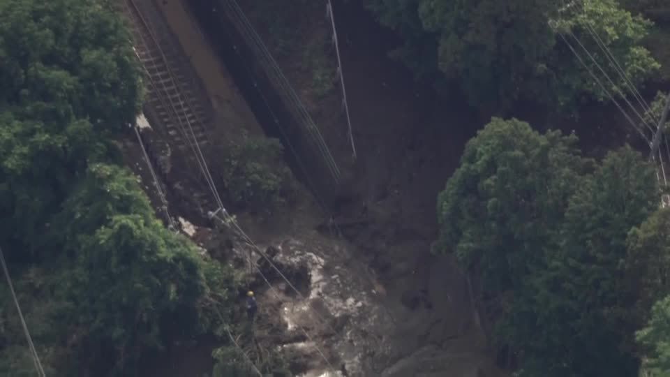 Tempestade causa deslizamento de terra no Japão e bloqueia linha de trem