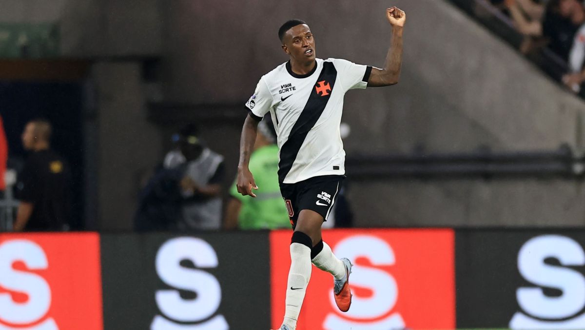 Vasco aciona cláusula em contrato e amplia empréstimo de Robert Renan