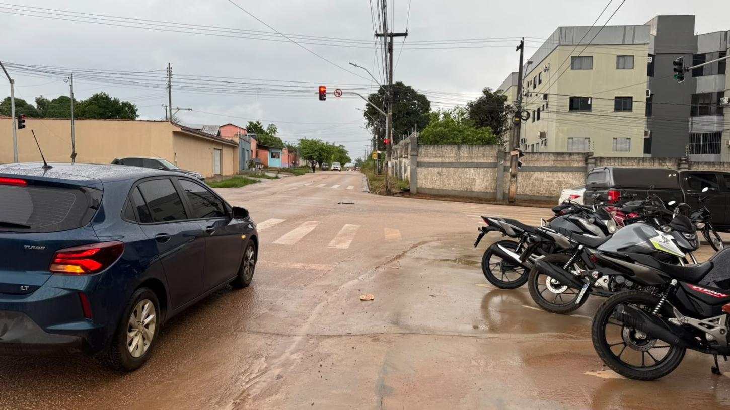 Vereador Edimilson Dourado solicita instalação de placa de Direita Livre para melhorar trânsito na zona Sul