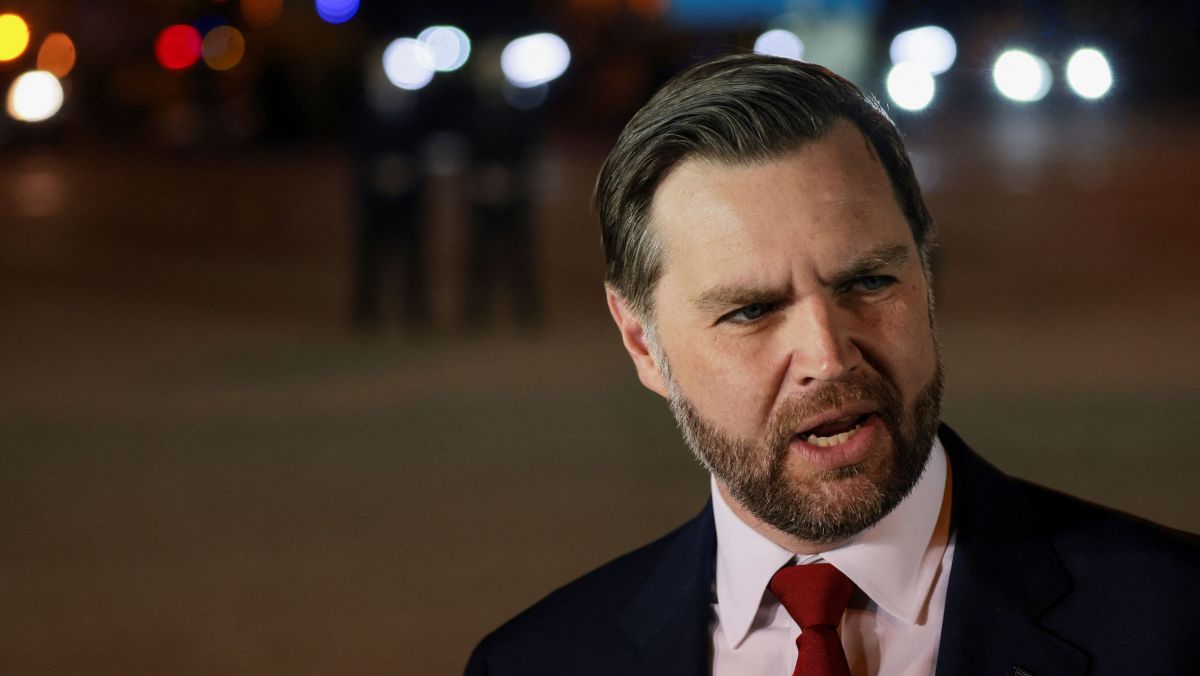 Vice dos EUA, JD Vance, chega à Suíça para negociações com o Irã