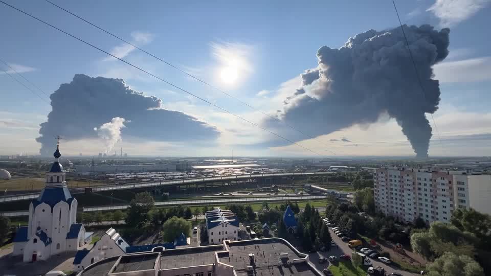 Ataque de drones causa incêndio em instalações de energia na Rússia