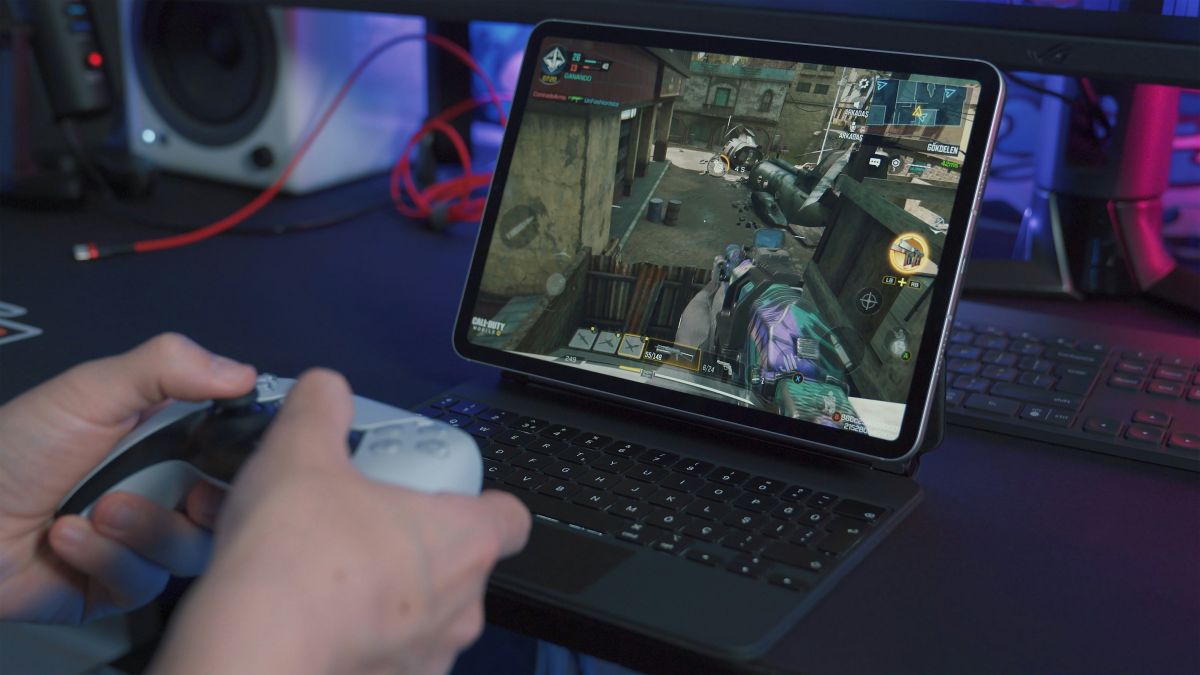 Call of Duty, For the King e CrossCode chegam grátis ao PlayStation Plus