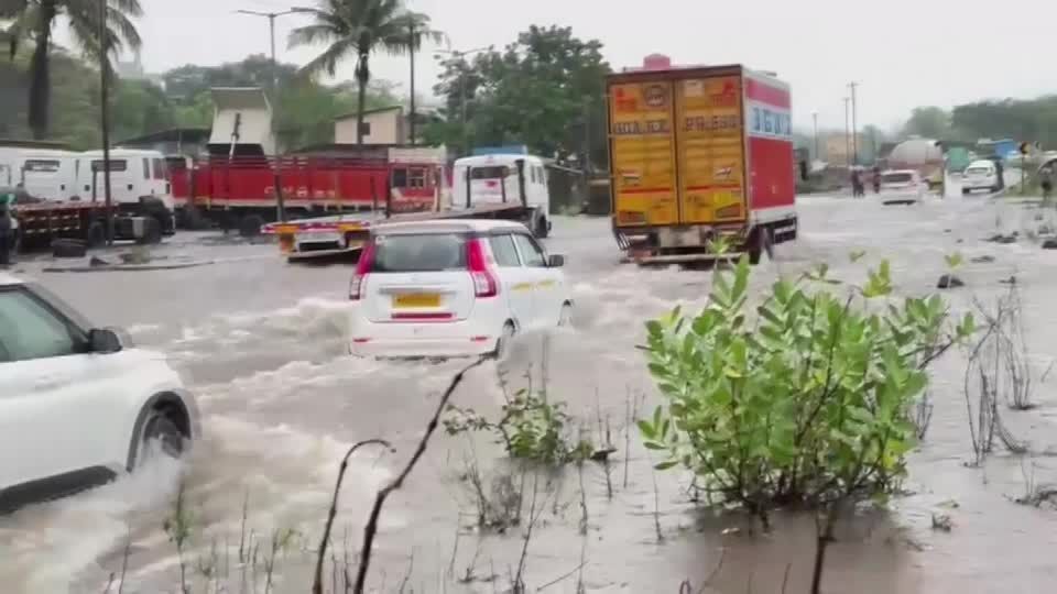 Chuvas provocam desabamentos e deixam seis mortos em Mumbai