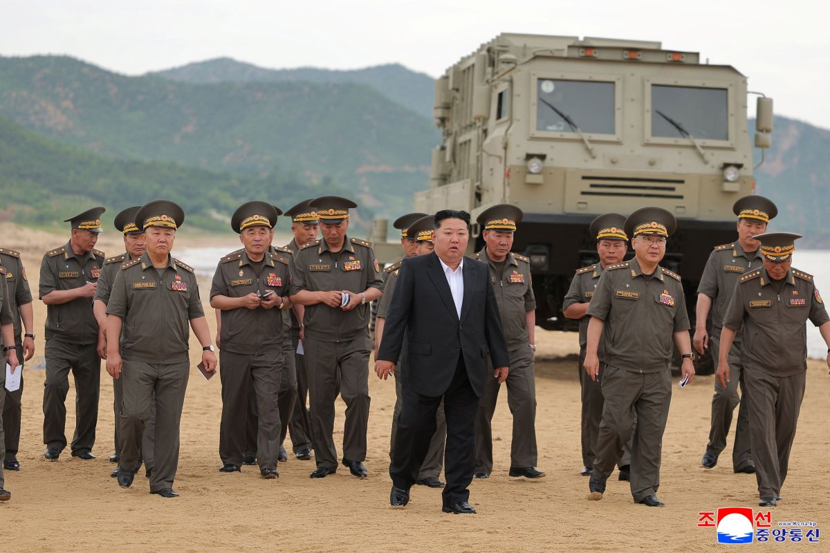 Coreia do Norte decide adotar medidas para ampliar suas forças nucleares