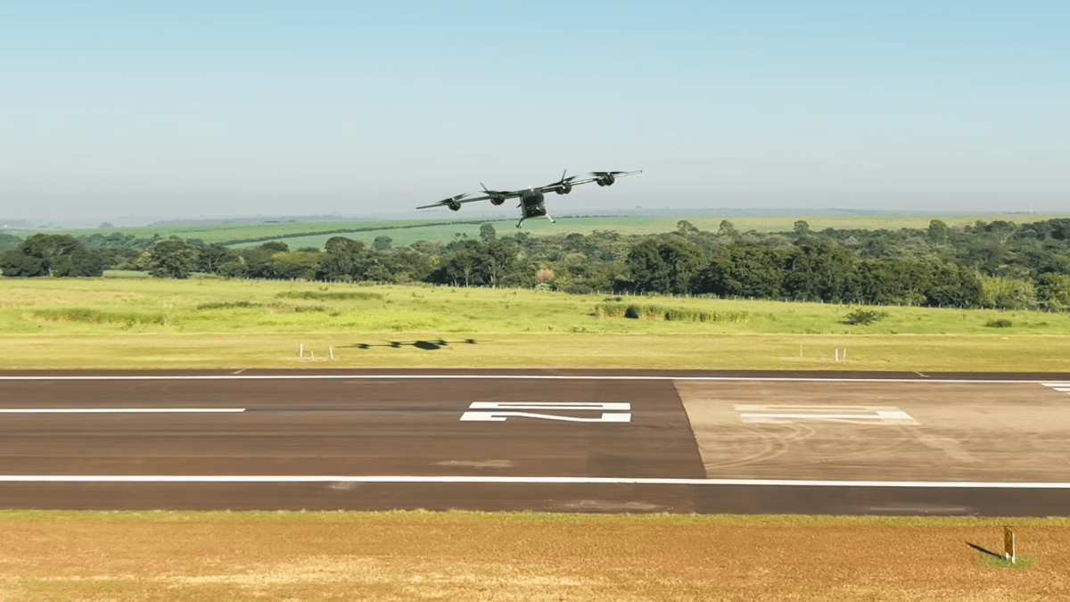 Embraer assina carta de intenções para fornecer até 30 “carros voadores”