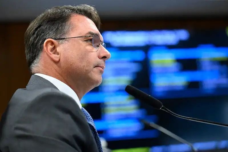 Flávio diz que estenderá agenda nos EUA para mais reuniões sobre tarifaço