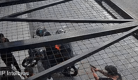 Funcionários baleados por policiais fizeram “pegadinha” com falso assalto