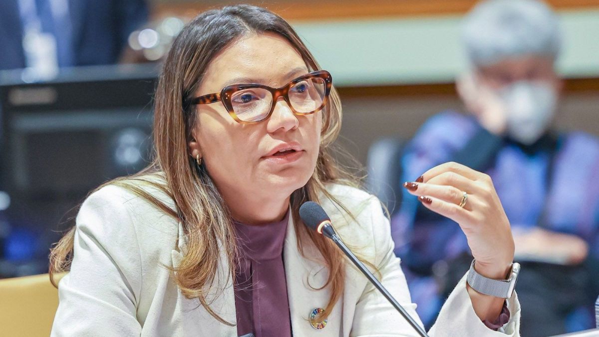Janja vai a evento contra feminicídio em estratégia por eleitorado feminino