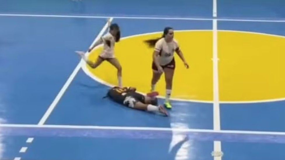 Jogadora que deu socos e chutes em adversárias é investigada pela polícia