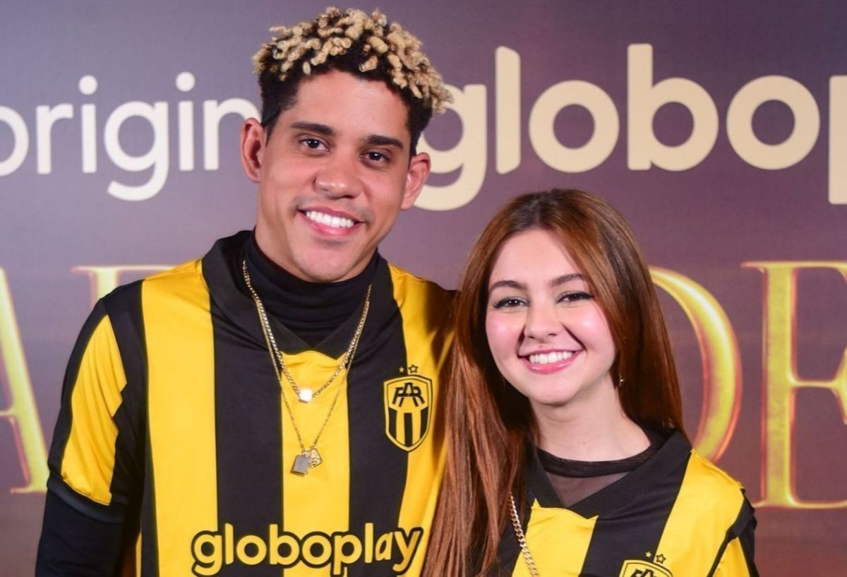 Klara Castanho e Cauê Campos posam juntos e aumentam rumores de romance