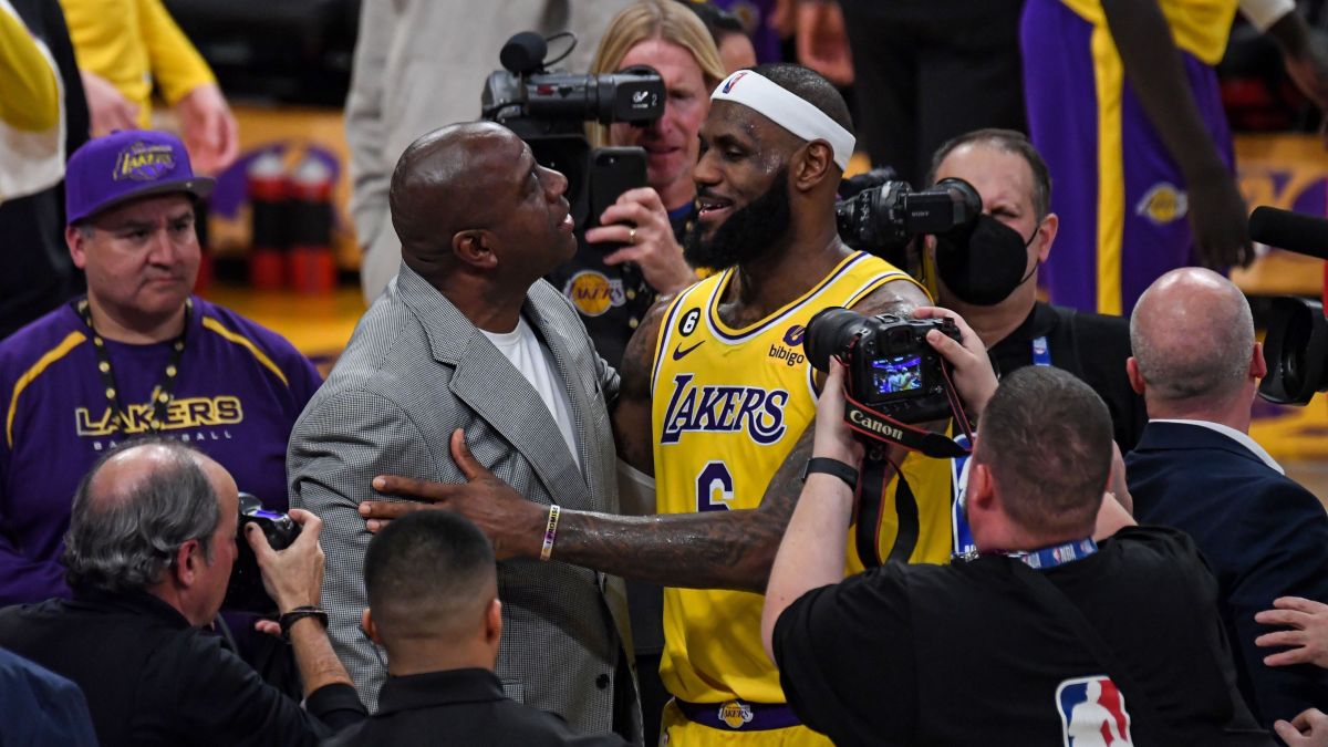 Magic Johnson: “LeBron torna os 76ers um dos melhores times da NBA”