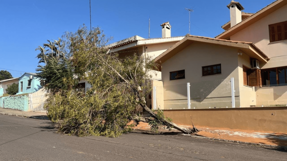 Mais de 20 cidades são atingidas por tempestades no Rio Grande do Sul