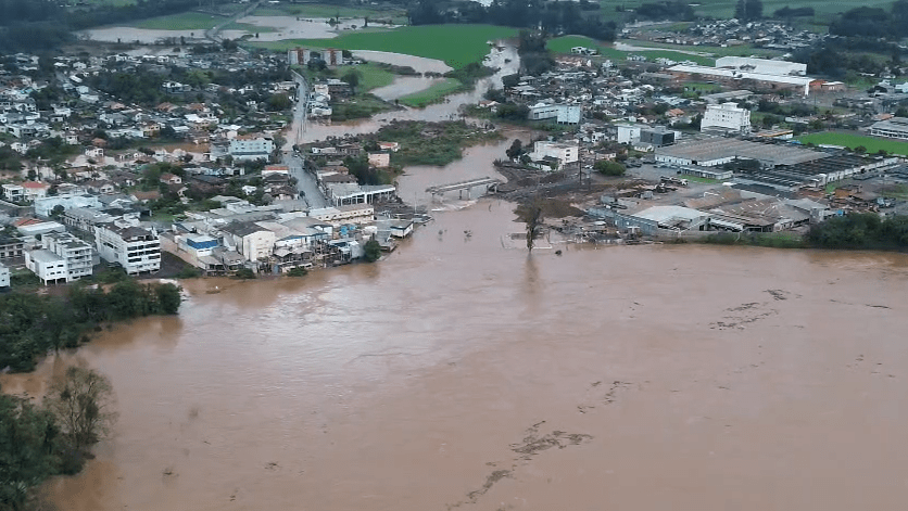 Mais de mil pessoas ficam fora de casa após chuvas no Rio Grande do Sul